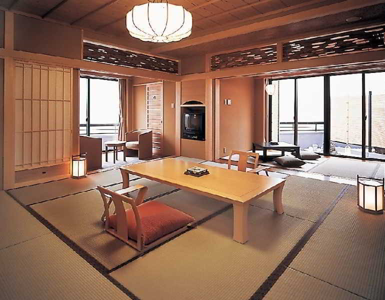丸荣日式旅馆 传统日式旅馆 富士河口湖